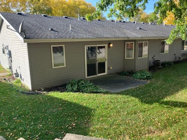1608 NE 4th St, Waseca, MN 56093