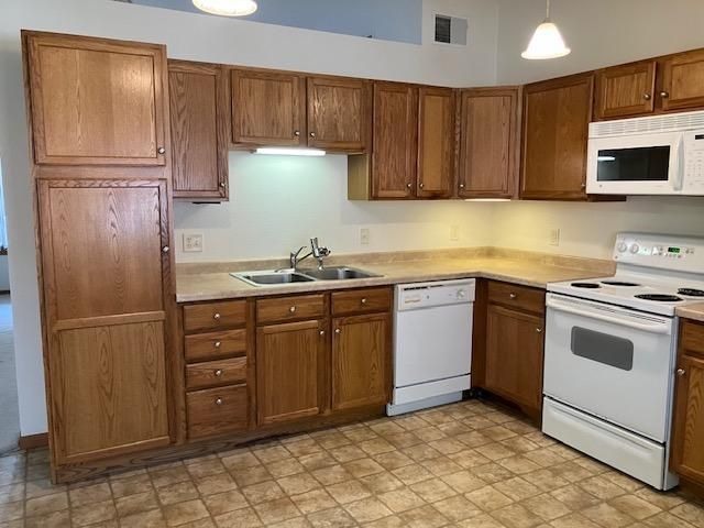 1608 NE 4th St, Waseca, MN 56093