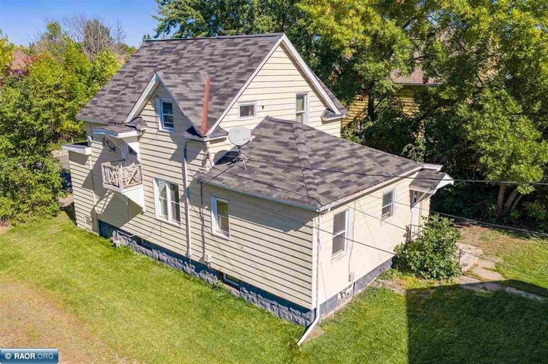 212 8th St S, Virginia, MN 55792