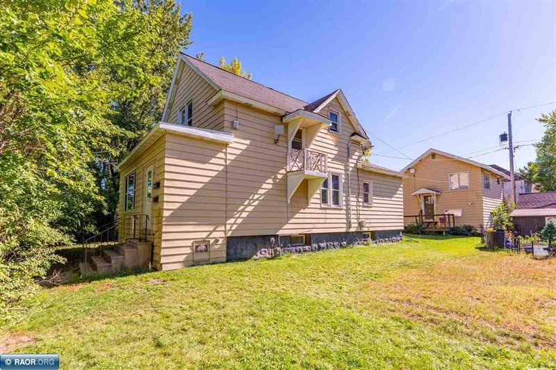 212 8th St S, Virginia, MN 55792