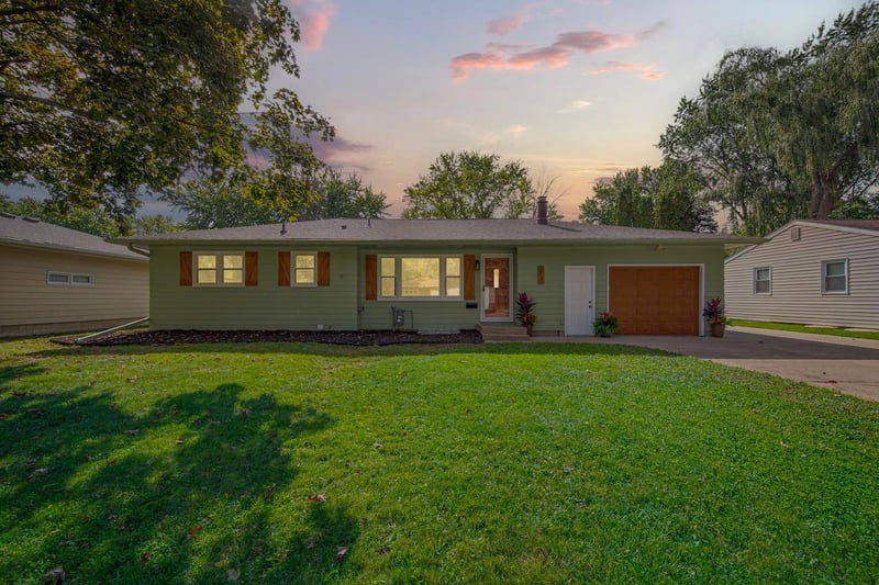 617 13th St NE, Owatonna, MN 55060