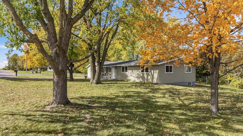 805 Golf Ave SW, Pine City, MN 55063