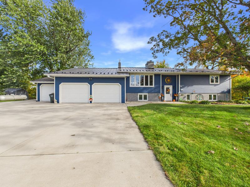 44538 Saukview Dr, Sauk Centre, MN 56378