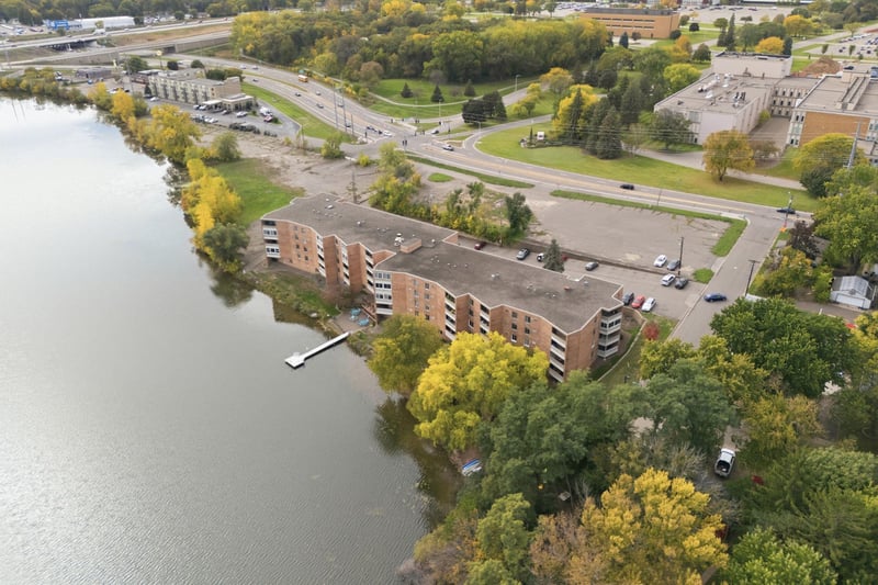 329 Geneva Ave N #307, Oakdale, MN 55128