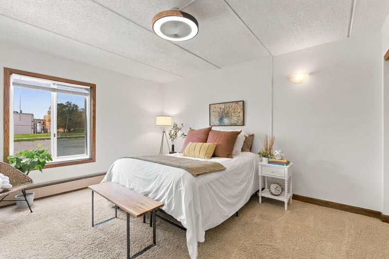 329 Geneva Ave N #307, Oakdale, MN 55128