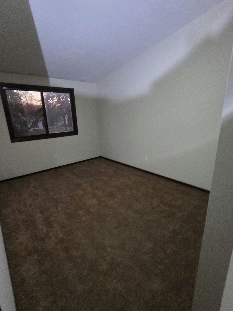 7682 Hampshire Ave N, Brooklyn Park, MN 55428