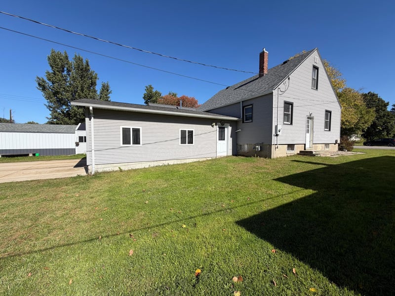 312 3rd St, Echo, MN 56237