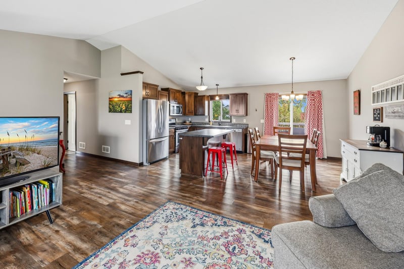 1578 18th St NE, Sauk Rapids, MN 56379