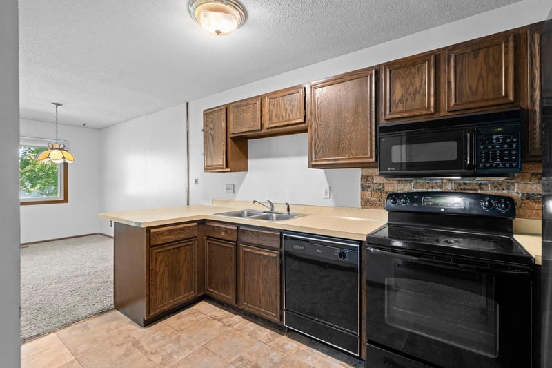 11971 71st Ave N, Maple Grove, MN 55369