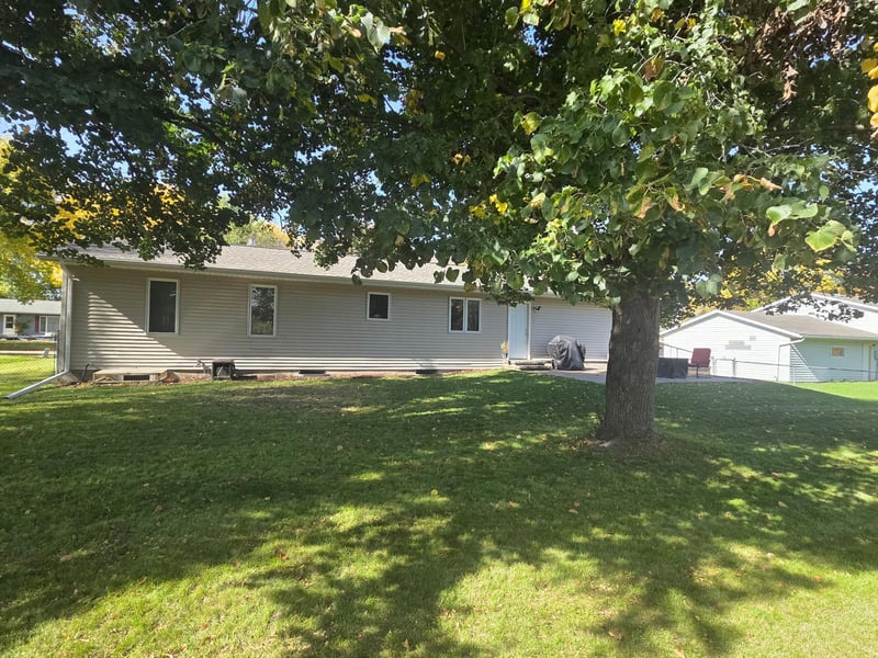 801 19th St SE, Willmar, MN 56201