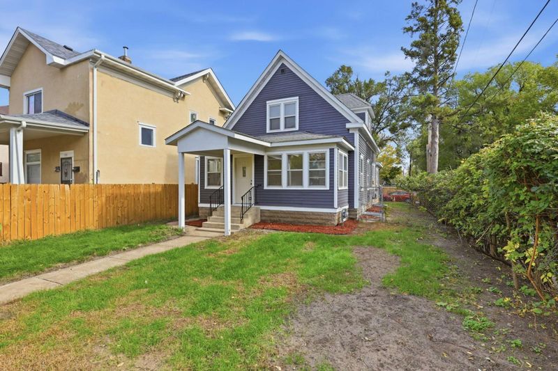 2533 Cedar Ave S, Minneapolis, MN 55404
