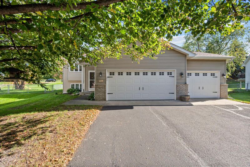 6982 Carlyle Rd, Woodbury, MN 55125