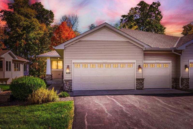 9224 Blackoaks Ln N, Maple Grove, MN 55311