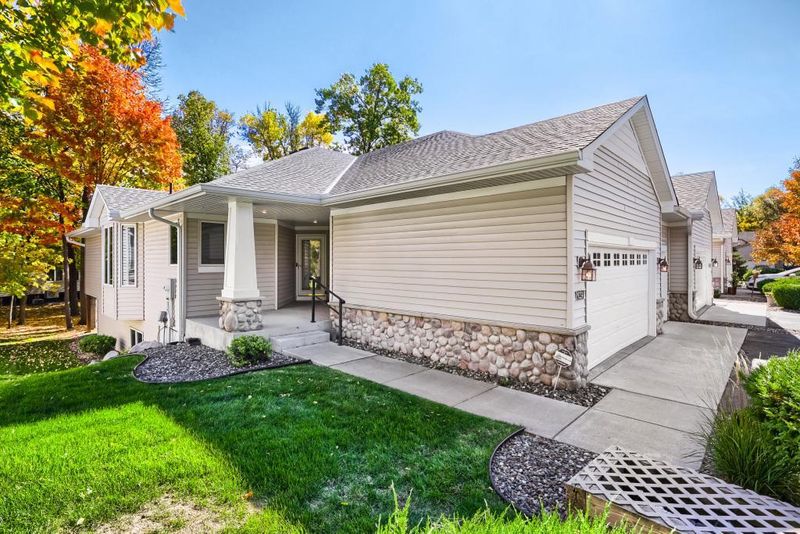 9224 Blackoaks Ln N, Maple Grove, MN 55311
