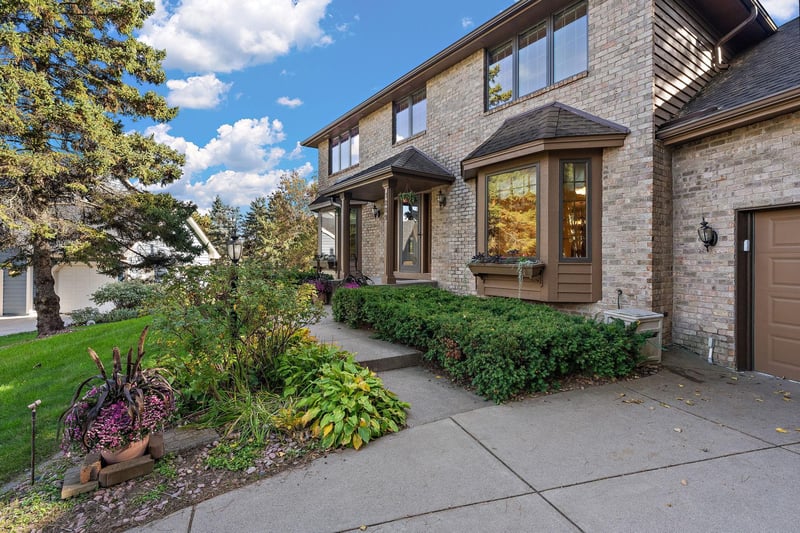 1289 Donegal Bay, Woodbury, MN 55125