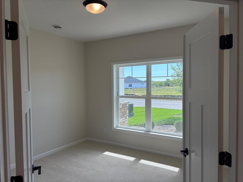 8212 Haywood Dr, Lino Lakes, MN 55014