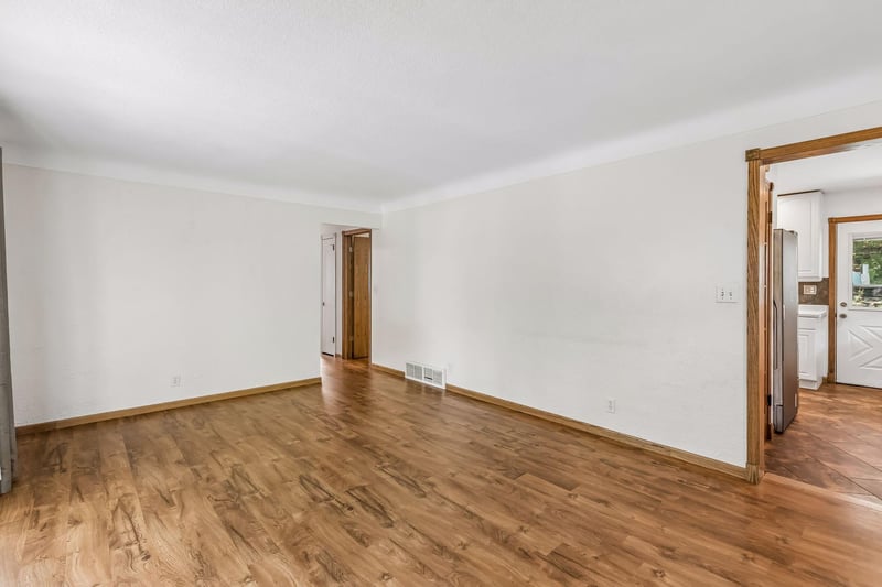 3209 Random Rd, Eagan, MN 55121