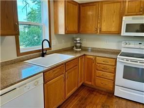 1283 Creekside Dr, Waconia, MN 55387