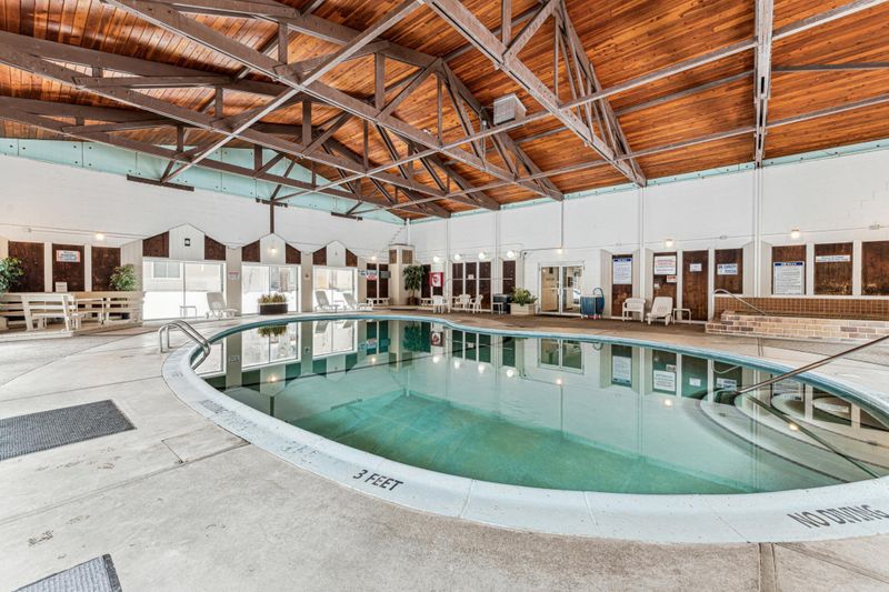 10211 Cedar Lake Rd #115, Minnetonka, MN 55305