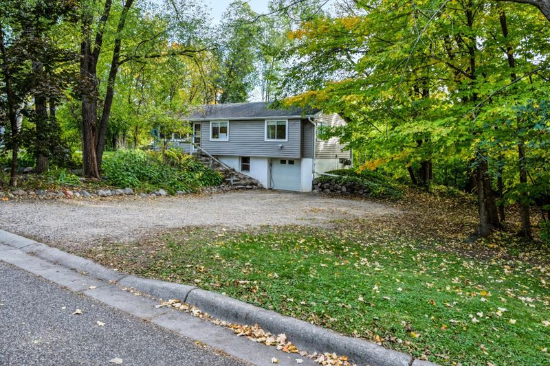 1325 Everest Ln N, Plymouth, MN 55447