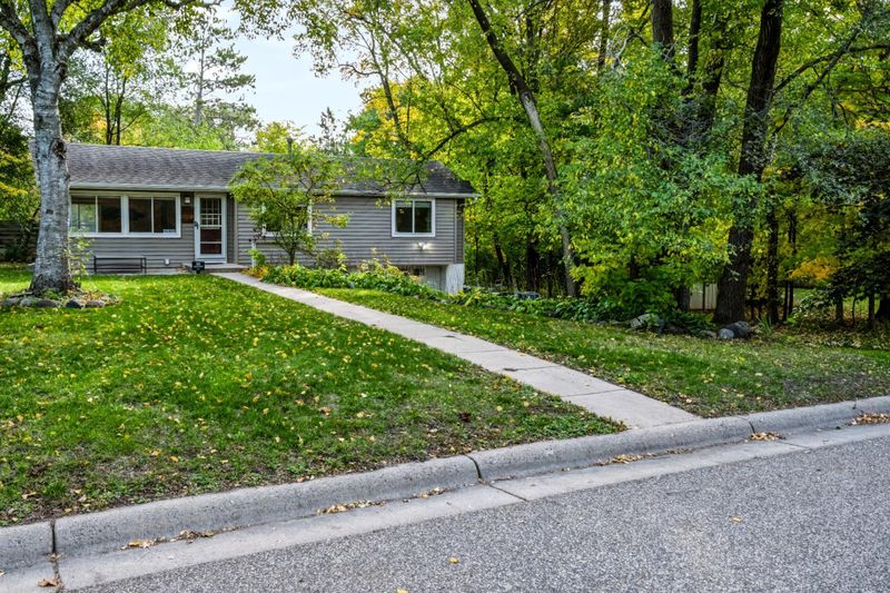 1325 Everest Ln N, Plymouth, MN 55447