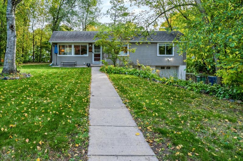 1325 Everest Ln N, Plymouth, MN 55447