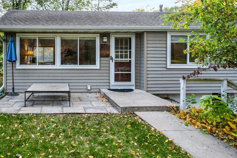 1325 Everest Ln N, Plymouth, MN 55447