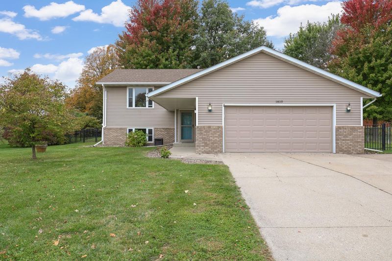 1810 Prairie Ave SW, Faribault, MN 55021