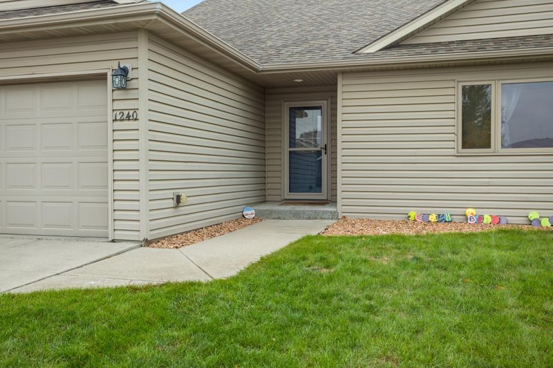 1240 38th Ave S, Moorhead, MN 56560