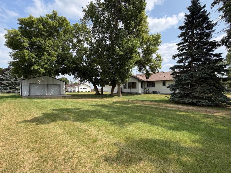 512 Oak Ave N, Maple Lake, MN 55358