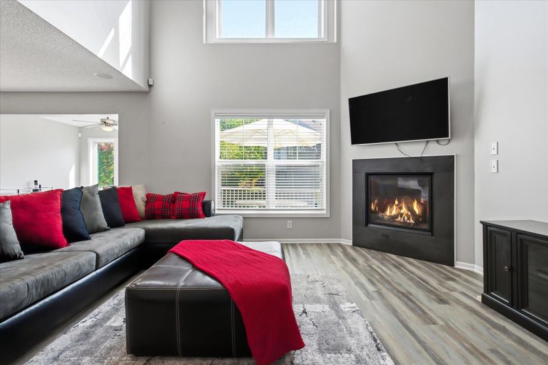 15225 Stonewood Ter, Burnsville, MN 55306