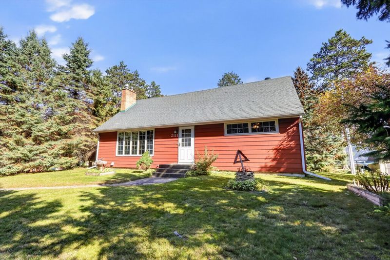 2111 Norway St, Grand Rapids, MN 55744