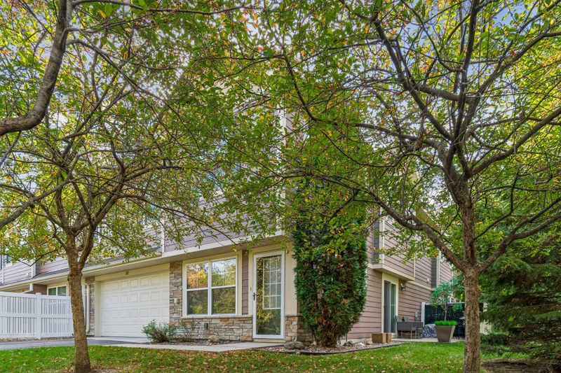 2117 Cedar Grove Trl, Eagan, MN 55122