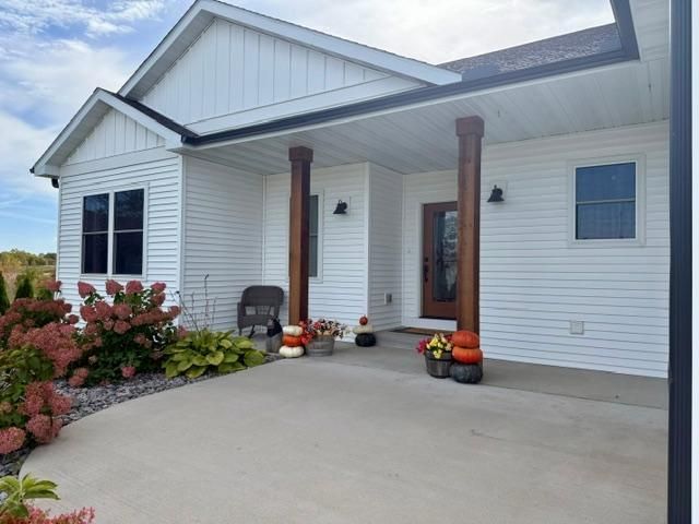 1122 3rd St, Wanamingo, MN 55983