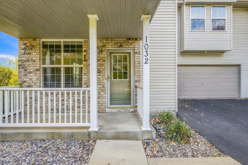 1032 Kaylee St, Chaska, MN 55318