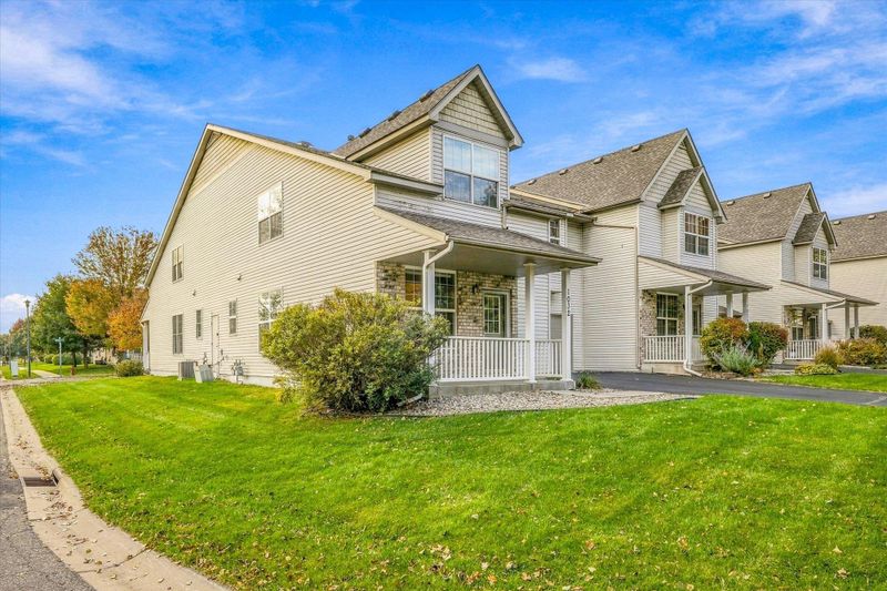 1032 Kaylee St, Chaska, MN 55318