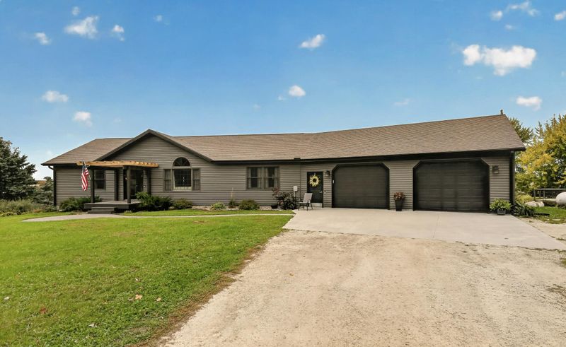 54917 280th Ave, Pine Island, MN 55963