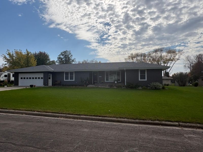 1125 Homewood Dr, Benson, MN 56215