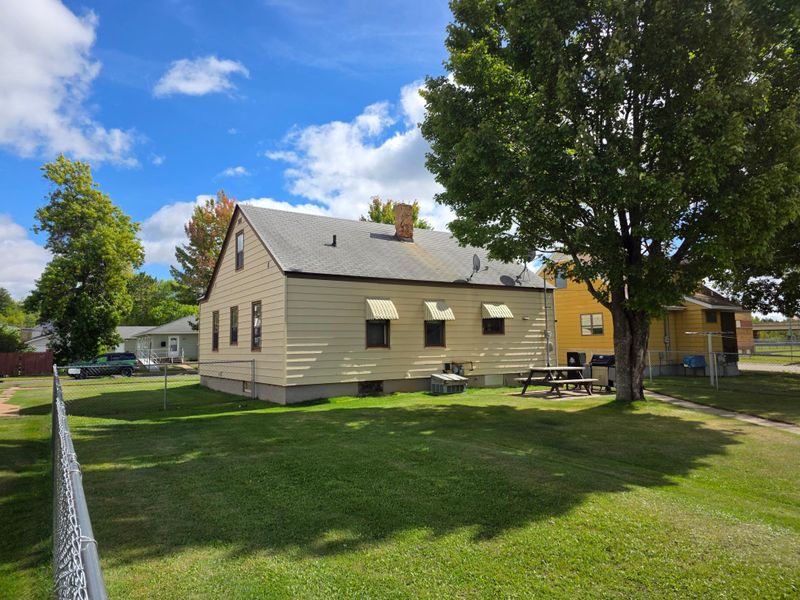 629 3rd St, Nashwauk, MN 55769