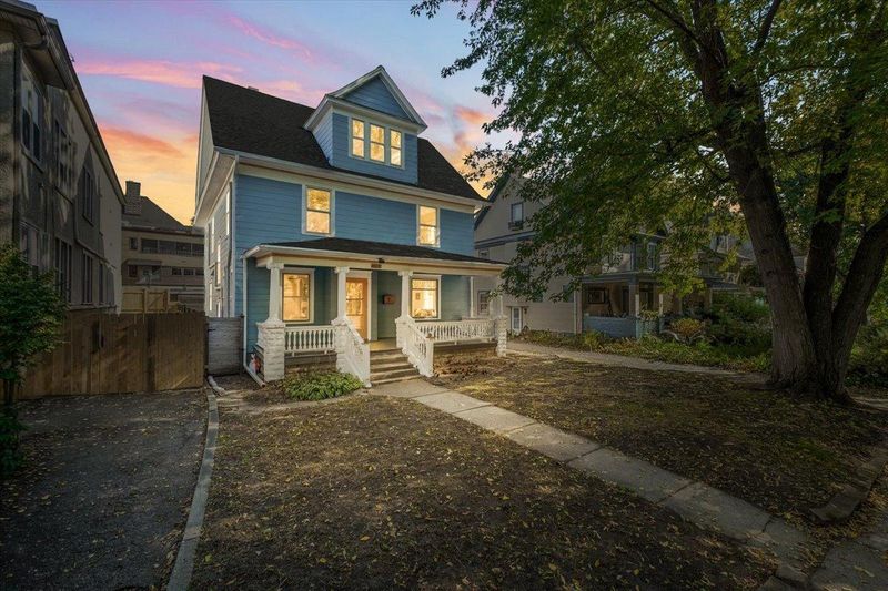 2017 Emerson Ave S, Minneapolis, MN 55405