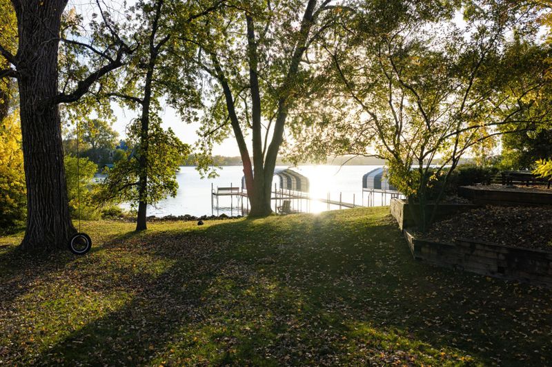 2626 Crosby Rd, Minnetonka, MN 55391