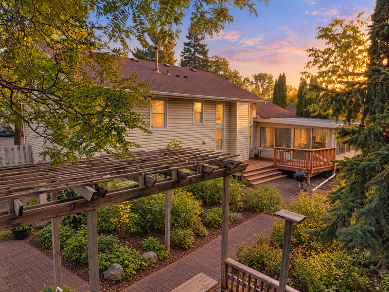 1309 86th Ave N, Brooklyn Park, MN 55444