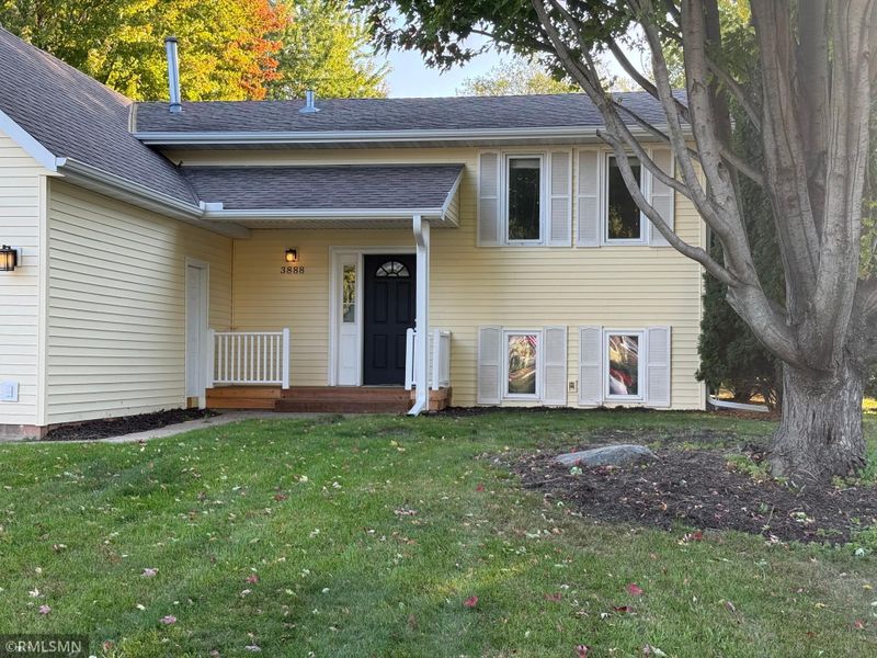 3888 Gibraltar Trl, Eagan, MN 55123