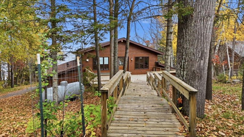 1807 Everett Bay Rd, Tower, MN 55790