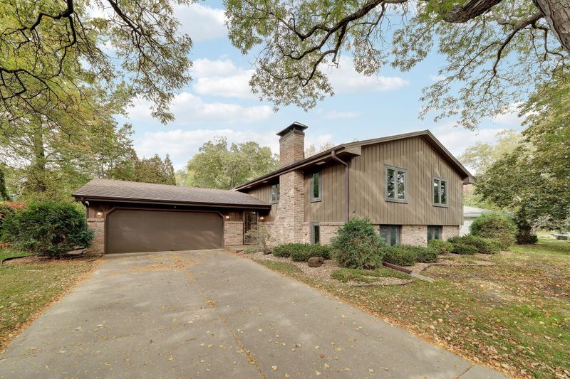 9716 Oxborough Rd, Bloomington, MN 55437
