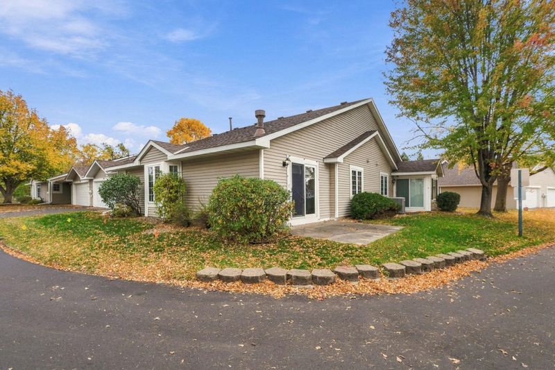 1903 Granite Ave N, Oakdale, MN 55128