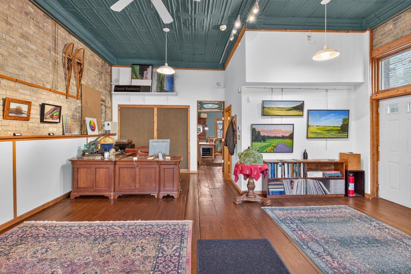 114 E 2nd St, Chaska, MN 55318