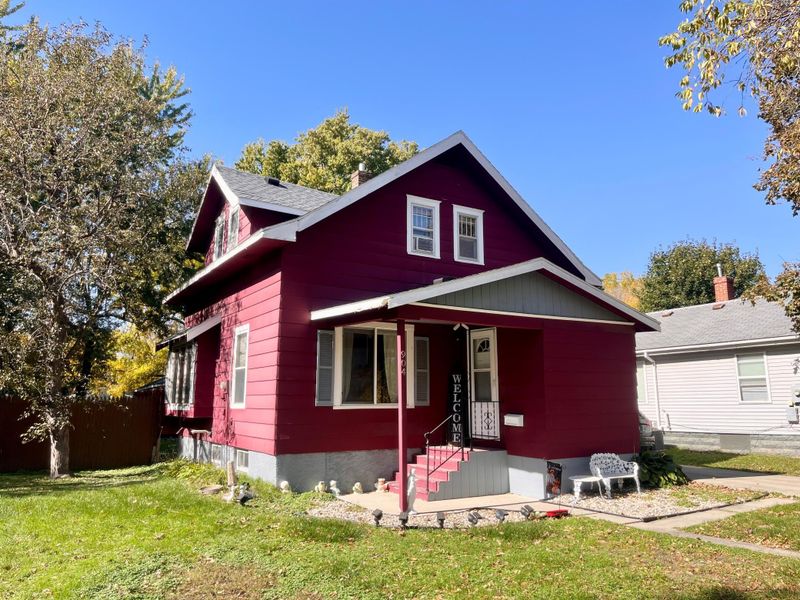 904 3rd St SW, Willmar, MN 56201