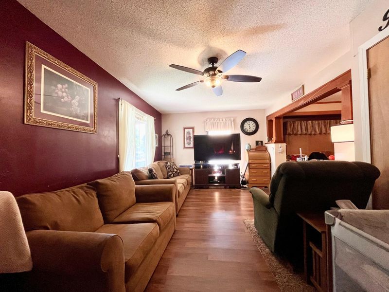 904 3rd St SW, Willmar, MN 56201