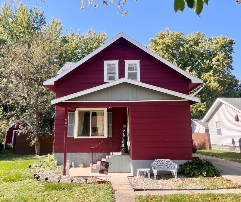 904 3rd St SW, Willmar, MN 56201